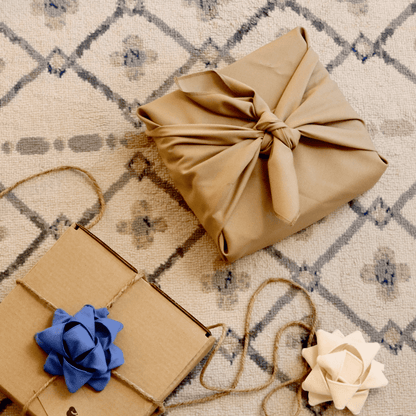 Reusable gift bow made of recycled fabric - Blueberry