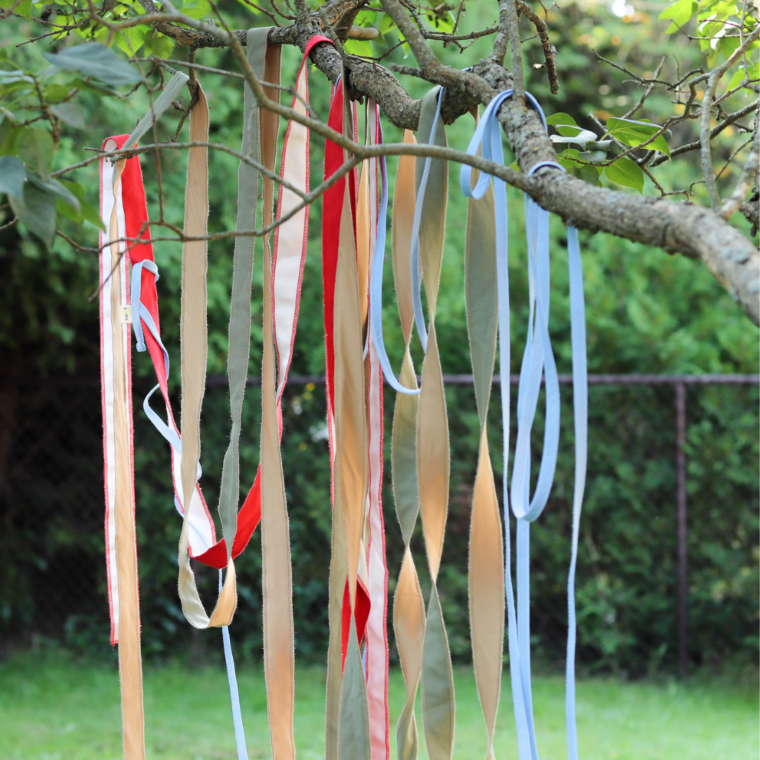 La petite guirlande de fête en tissu récupéré - bleu